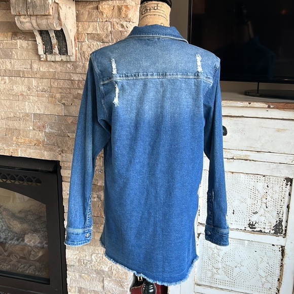 Love Tree Denim long sleeve button down distressed raw hem tunic shirt - Picture 9 of 16